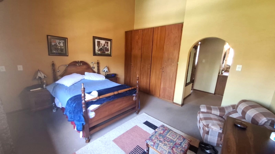 6 Bedroom Property for Sale in Mooivallei Park North West